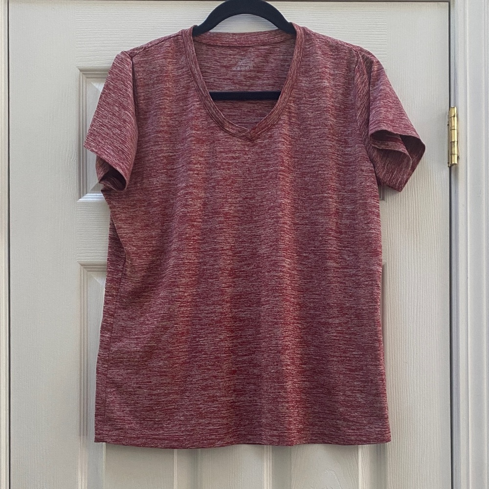 3/$29 - Heathered Rusty Red Women's V-Neck Short Sleeved Top, Size Large